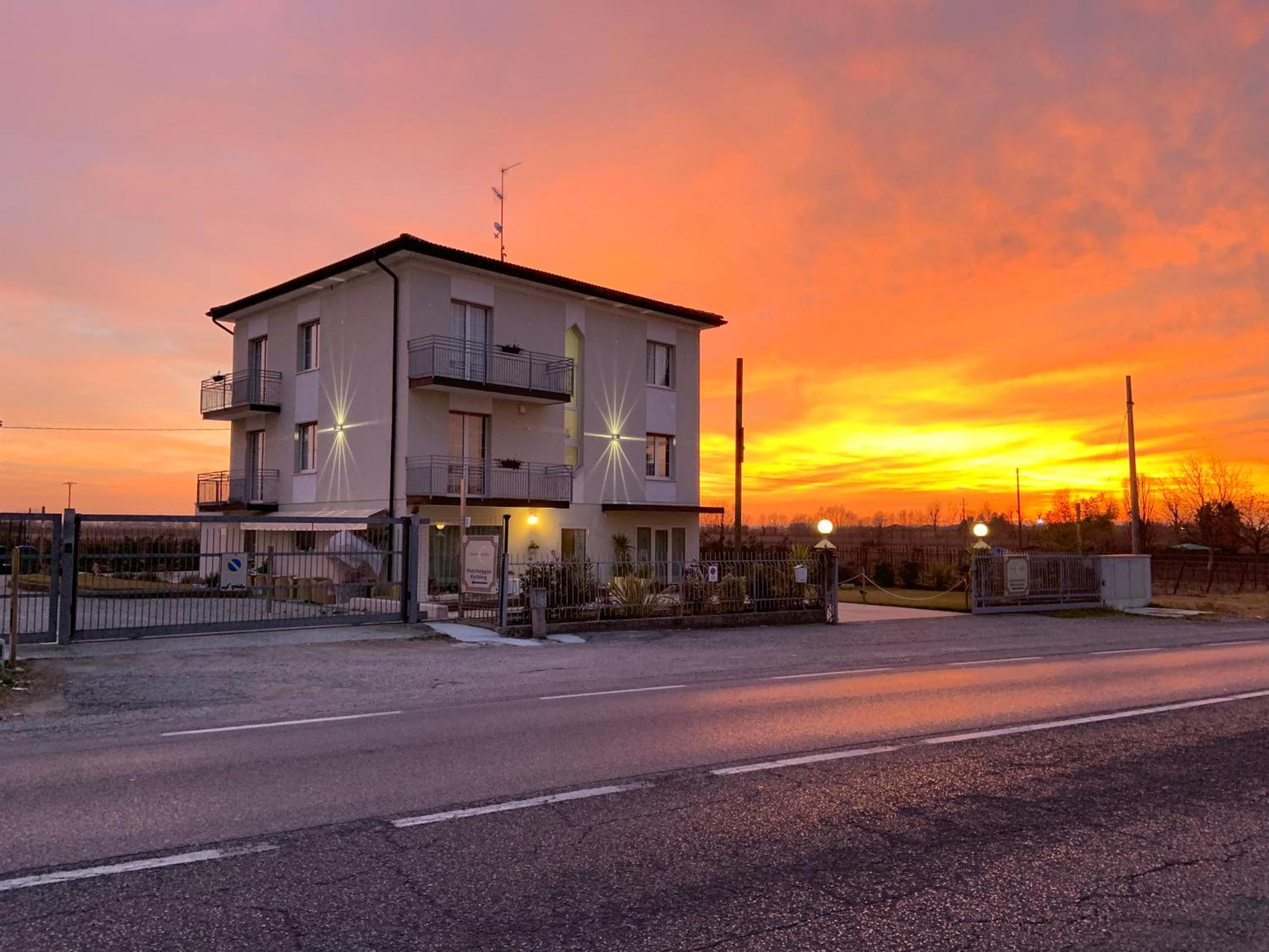 Incanto Di Luna Hotel Sirmione Exteriör bild